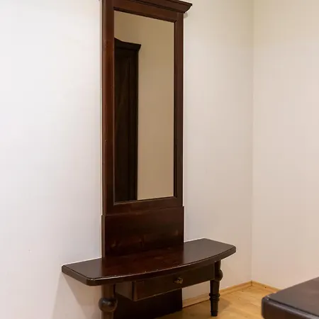 Апартаменты International House Mit Blick Auf Berge Zw 8