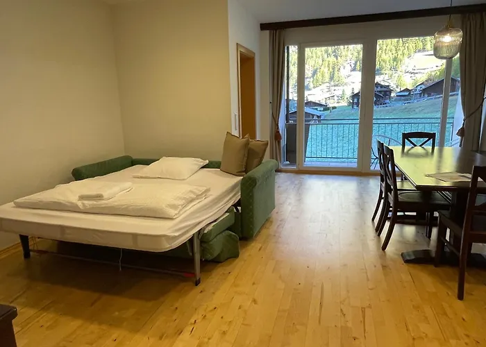 International House Mit Blick Auf Berge Zw 8 *