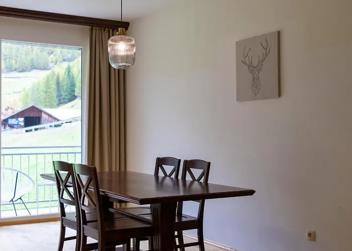 International House Mit Blick Auf Berge Zw 8 Lägenhet