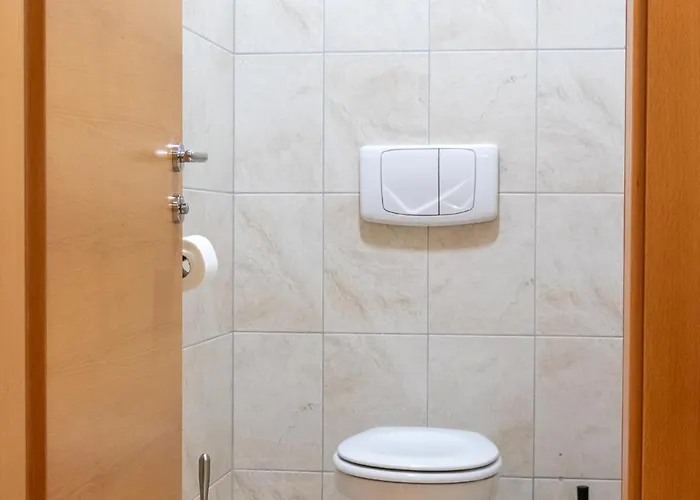 International House Mit Blick Auf Berge Zw 8 *